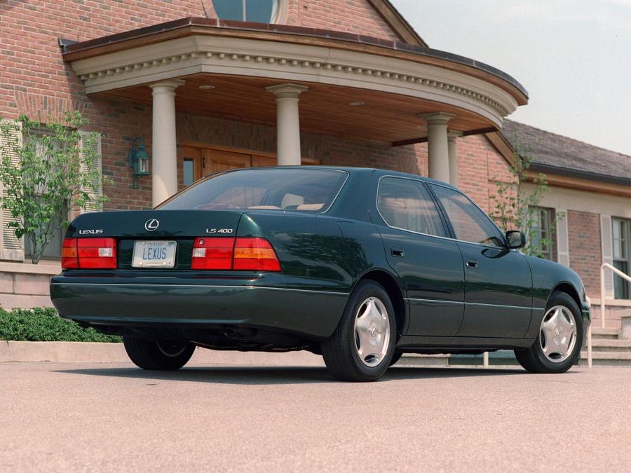  Lexus LS400 1997 года  (фото 11 из 16)